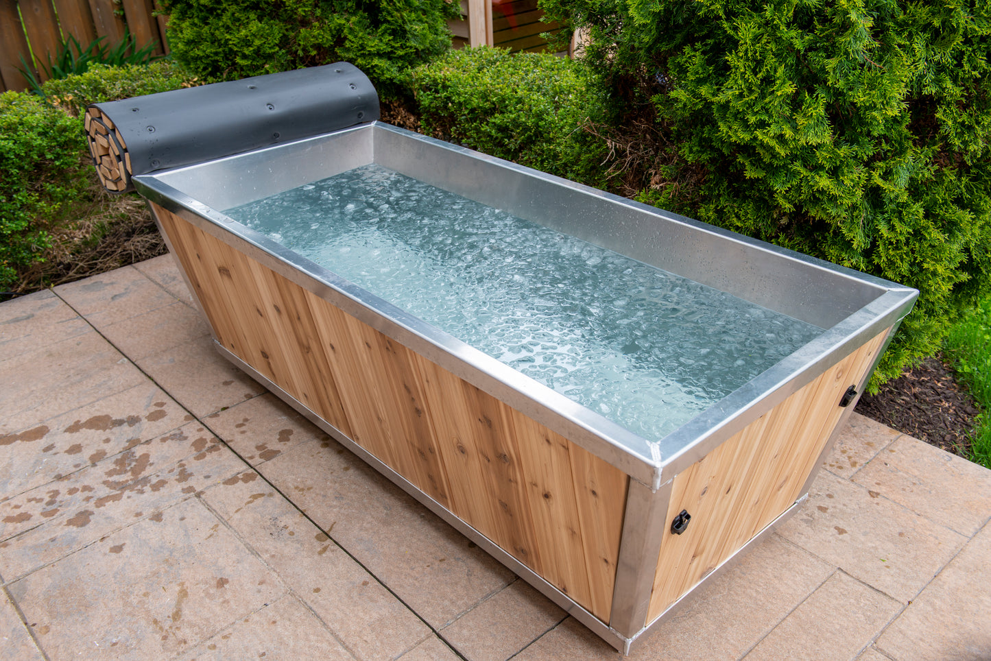 Polar Plunge Tub w/ White Plastic Interior